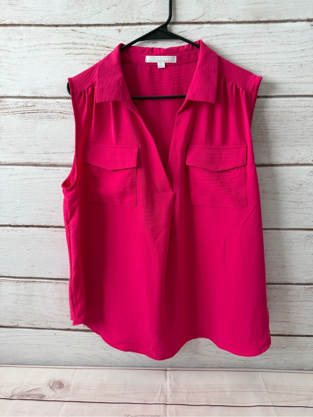 Juniper + Lime Sleeveless Utility V-Neck Blouse in Hot Pink Size XL